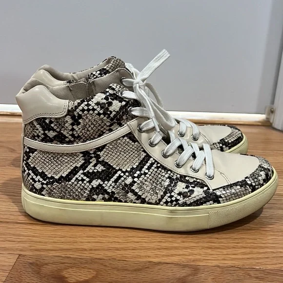 Coconuts - Picture 4 of 4